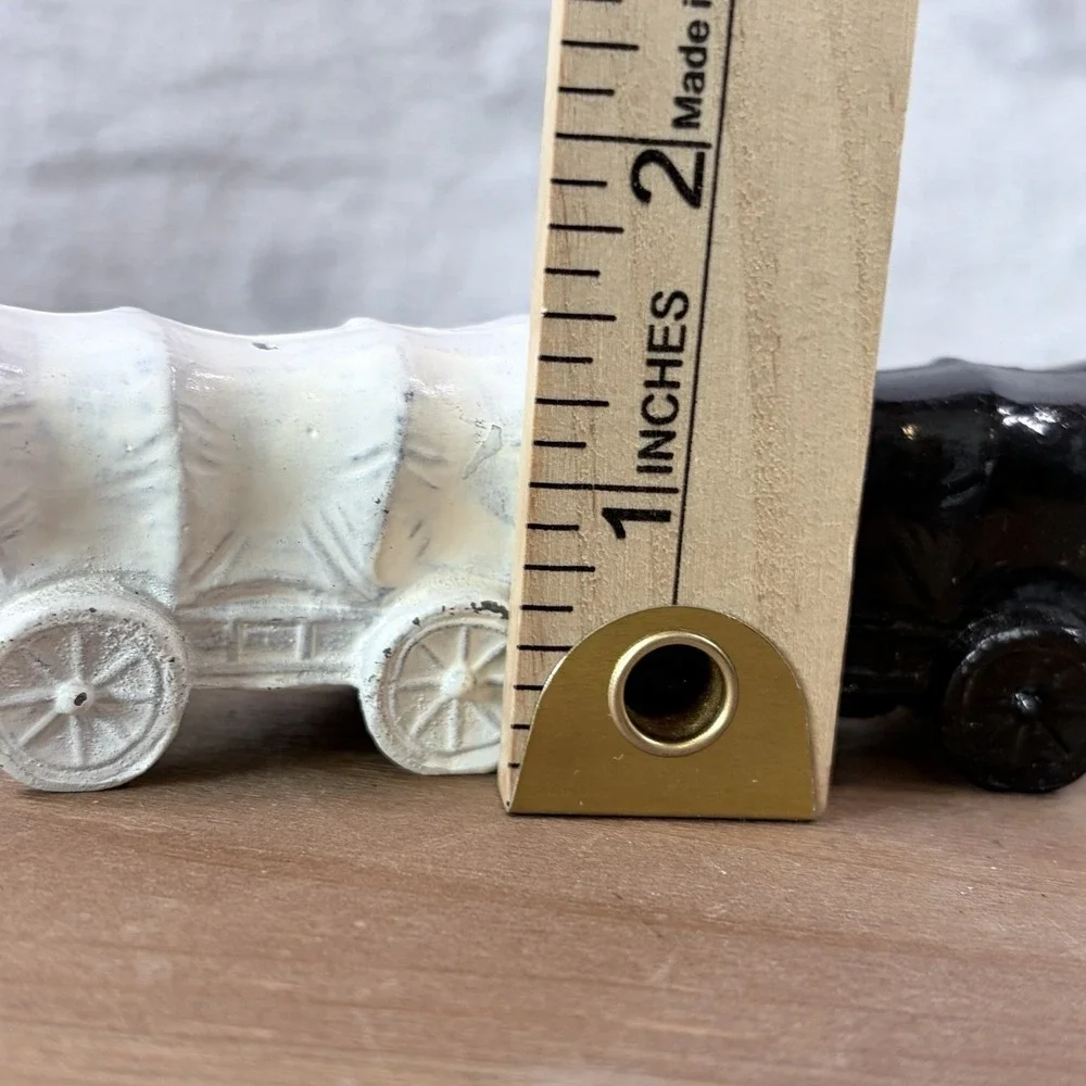 Vintage Covered Wagon Salt & Pepper Shakers Western‎ Pioneer Set